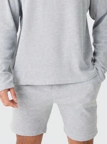 男士純色圓領長袖上衣和短褲組