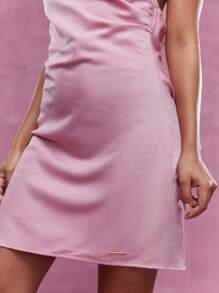 MISSGUIDED 不对称缎面单肩露背迷你连衣裙 - 粉色 - 查看 3