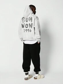 SUMWON Vintage Streetwear Retro Hoodie Heritage Collection 1990 Throwback Custom Print Design Centre Pocket Comfort Fit Hip Hop Fashion Autumn Winter Classic Pullover - Light Grey - View 3