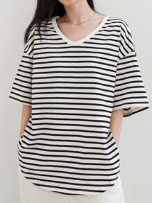 Dazy-Less 条纹印花落肩开衩 T 恤老式风格超大 T 恤商务休闲女士工作服 - 黑與白 - 查看 6