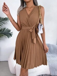 Elegant Sleeveless Cross V-Neck Fit And Flare Pleated Dress - Coffee - View 5
