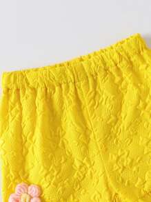 SHEIN Playful Pals 女童纹理提花面料花卉装饰吊带背心上衣和荷叶边下摆短裤套装，时尚休闲度假装 - 黃色 - 查看 8