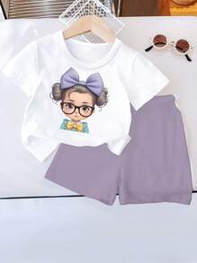 SHEIN 2入組年輕女孩時尚可愛卡通圖案短袖圓領T恤和短褲組合套裝，適用於夏季