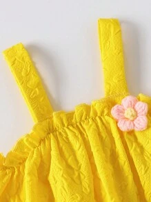 SHEIN Playful Pals 女童纹理提花面料花卉装饰吊带背心上衣和荷叶边下摆短裤套装，时尚休闲度假装 - 黃色 - 查看 5