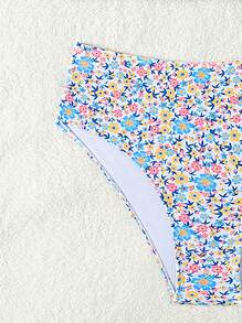 Random Ditsy Floral Printed Beachwear Set For Summer