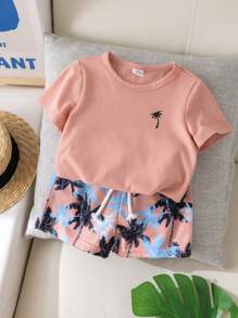 Atuendo cómodo y casual para bebé niño con patrón de árboles de coco