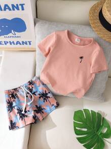 Atuendo cómodo y casual para bebé niño con patrón de árboles de coco