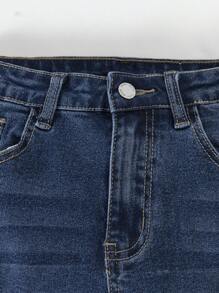 SHEIN 青少年男孩两件套酷炫卡通图案杏色 T 恤和破洞紧身蓝色牛仔裤套装，两件套