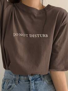 DAZY Camiseta holgada de ajuste regular para mujer con estampado de letras de verano, camisetas gráficas - Marrón - Ver 4