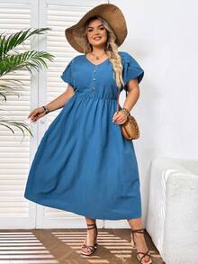 SHEIN CURVE+ Robe bleue grande taille pour femme avec col en V, bouton et manches pétales - Bleu azur - Voir 5