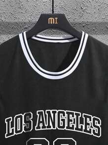 Manfinity Homme Camiseta de baloncesto con impresión digital para hombre, sin mangas, con letra y diseño de bloques de color de Brooklyn