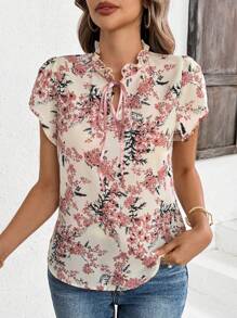 SHEIN Clasi Blusa femenina fresca con estampado floral, dobladillo con volantes y frontal con lazo