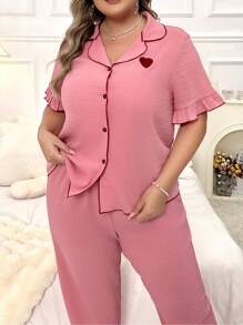 Plus Size Heart Embroidery Lapel Collar Short Sleeve Top With Ruffle Trim And Long Pants Pajama Set - Pink - View 3