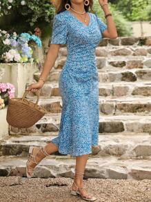 SHEIN VCAY Ladies' Ditsy Floral Pleated Dress