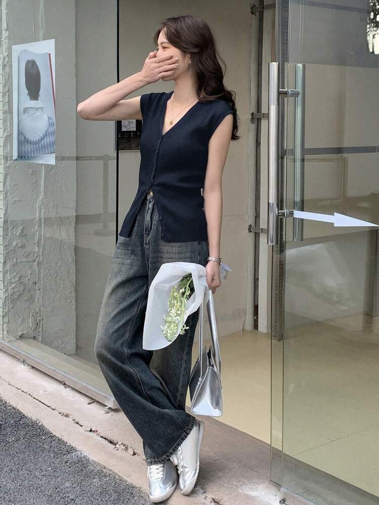 Women's Solid Color Slim Fit Sleeveless V-Neck Knit Top, Business Casual Style Summer