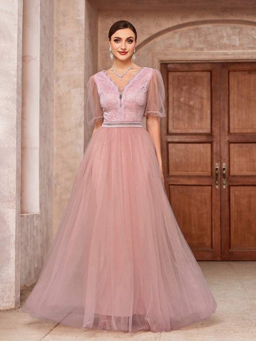 SHEIN Belle 優雅的蕾絲露肩泡泡袖網紗裙，帶刺繡設計 - 粉色 - 查看 1