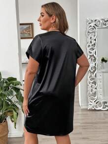 SHEIN LUNE Plus Size Round Neck Glossy Cross Pleated Short Sleeve Dress - Black - View 4