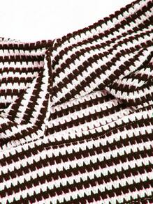 Flirla Top casual de verano con rayas retorcidas y huecos sin tirantes