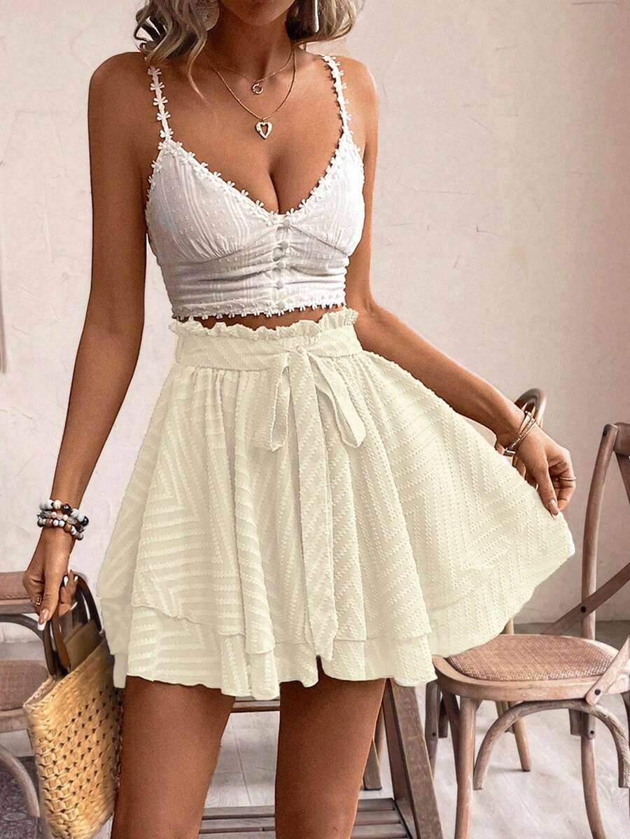 SHEIN Frenchy Quần short ren chữ A thời trang và ngọt ngào cho nữ Quần short bướm Quần short xếp nếp Quần mùa hè Quần mùa hè Quần short bồng bềnh Quần short thắt nơ ở eo - Màu be - Xem 1