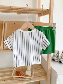 Baby Boy/Girl Summer Letter Print Striped Short Sleeve Top & Elastic Waist Shorts Set, Suitable For Daily Wear, Going To School, Traveling, And Sports In Spring/Summer