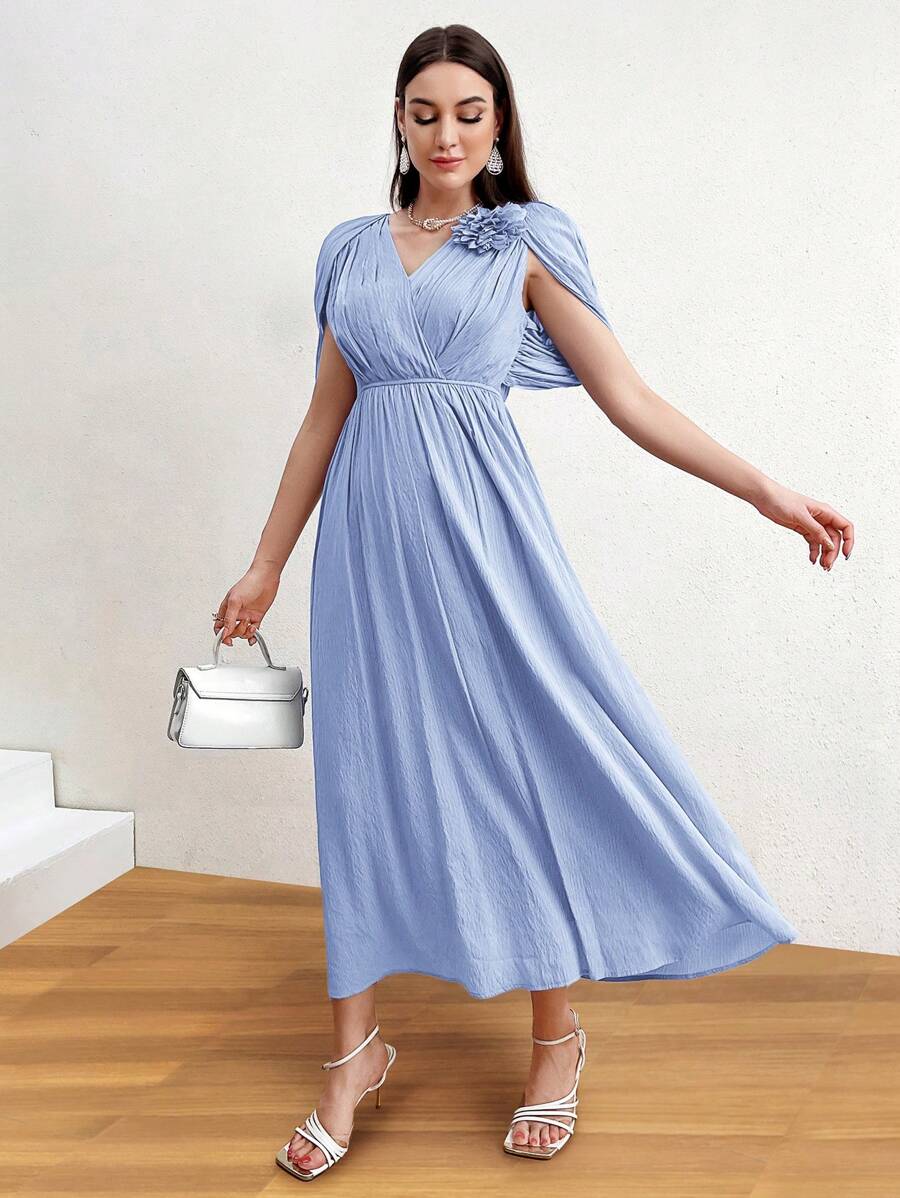 Modelyn Vestido de Verão Casual Plissado com Flor 3D e Decote em V para Mulheres, Vestidos de Festa Longos - Azul - Visão 1