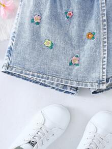 SHEIN 少女花卉刺繡休閒夏季牛仔短褲 - 淺色水洗藍 - 查看 7