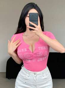 DAZY 女士夏季字母印花前扣短袖休閒T恤 - 玫紅色 - 查看 3