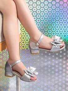 Sandales argentées pour filles à bout ouvert, talons hauts pour l'été, chaussures de princesse pour enfants