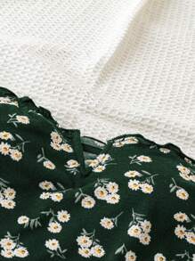 Soleia Body con olanes de hombros descubiertos y estampado floral diminuto sobre fondo negro para vacaciones femeninas - Verde Oscuro - Ver 3