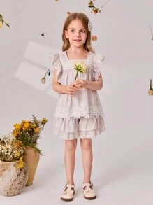 SHEIN Set de 2 piezas con top sin mangas con ribete de encaje y shorts con volantes con estampado floral pequeño para niña joven - Multicolor - Ver 1