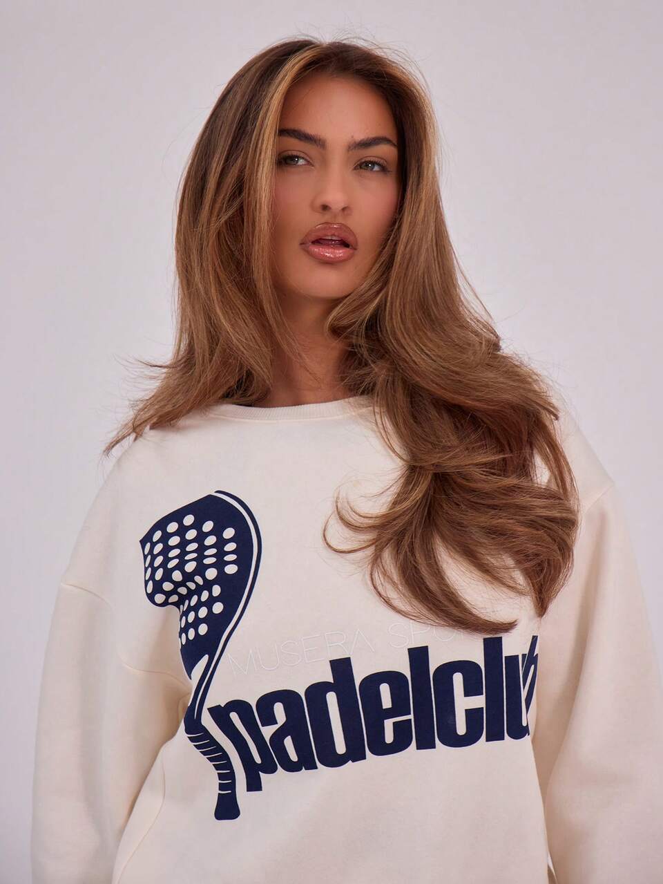 Biała Bluza z Okrągłym Dekoltem i Nadrukiem Padel Club