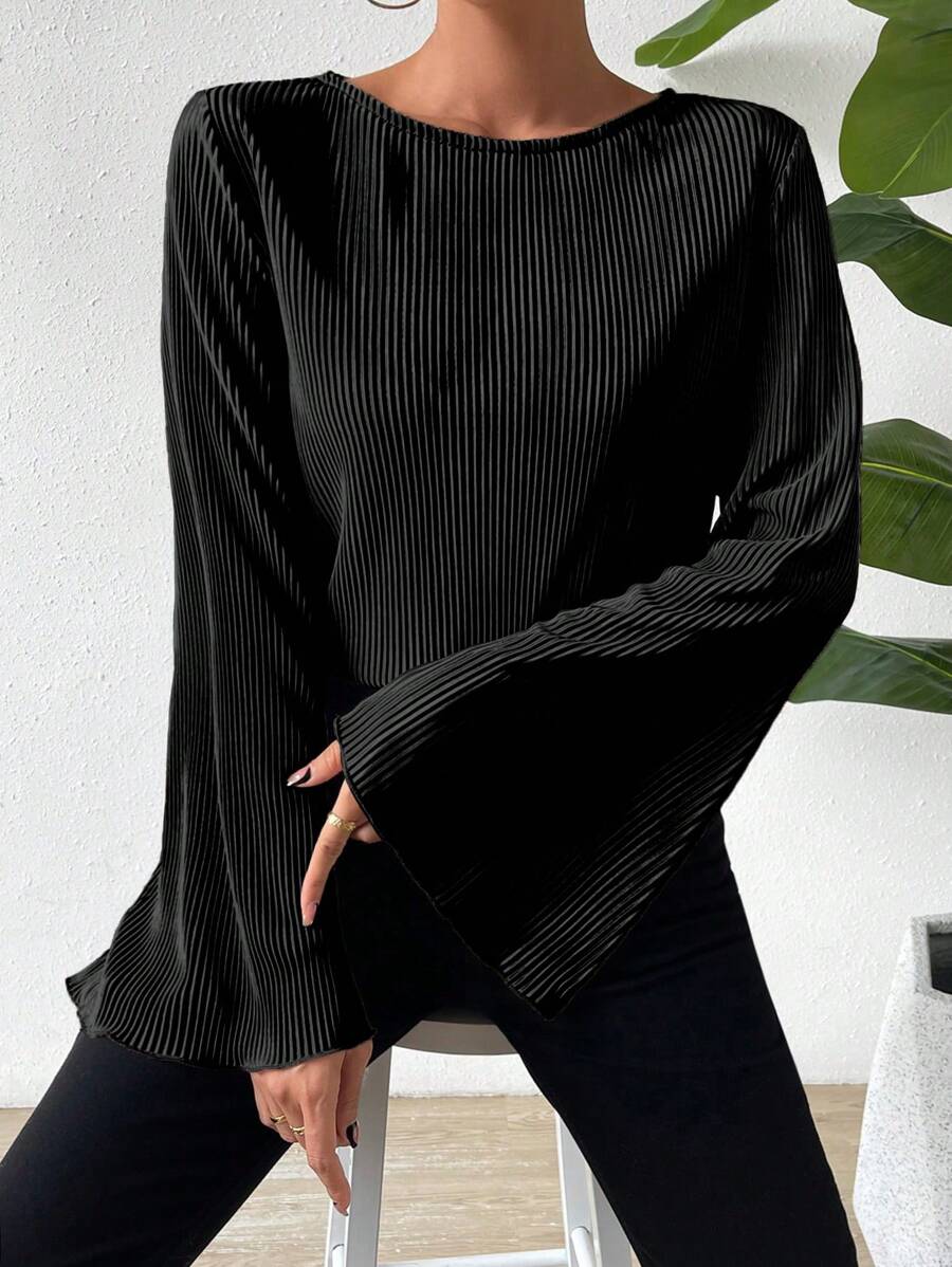 Ellegaria. Camiseta casual para mujer de primavera/verano de unicolor con cuello redondo, mangas acampanadas y ajuste suelto - Negro - Ver 1