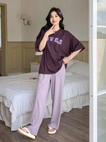 DAZY Bộ đồ mặc nhà áo tay ngắn in chữ và quần dài màu trơn, quần áo trở lại trường, đồ ngủ - Màu tím - Xem 1