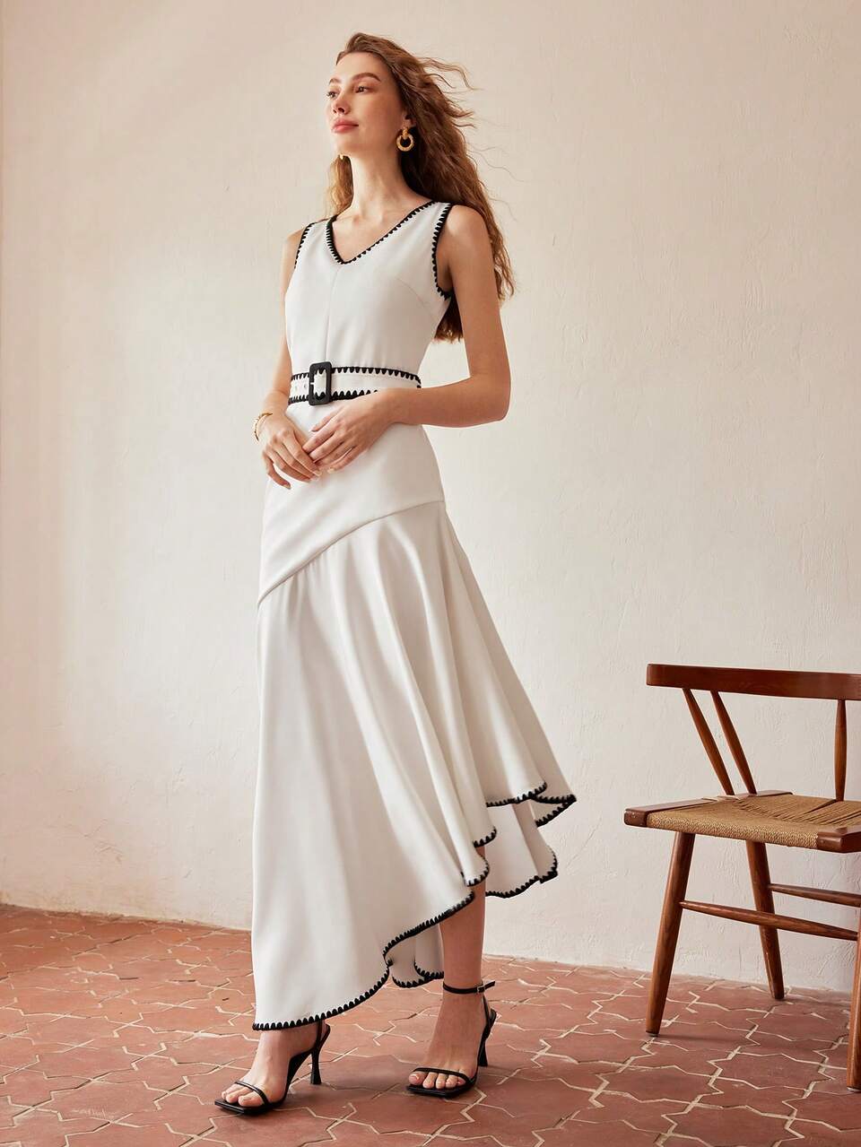 CONTRAST BINDING ASYMMETRICAL RUFFLE HEM BUCKLE BELTED DRESS