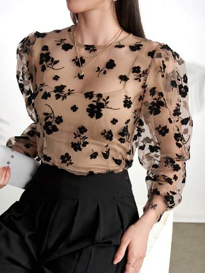 Modelyn Ladies' Round Neck Floral Pattern Vacation Style Long Sleeve Top