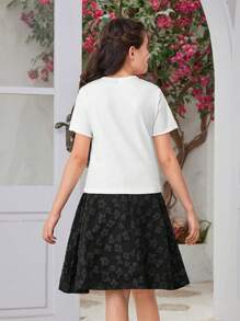 SHEIN Tween Girl's 2pcs Gorgeous And  Set: Oversized 3D White Flower T-Shirt & Black Jacquard Dress