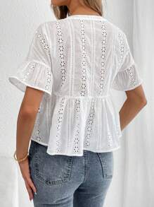 SHEIN Essnce 女款純色雕花上衣，V領設計，夏季短袖，荷邊下擺