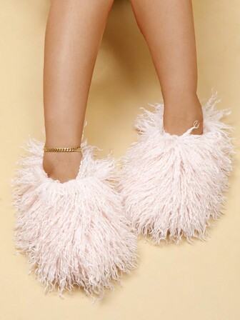 Plusstorlekar fluffiga tofflor för kvinnor, vårfodrade fuskpälsfodrade inomhustofflor, tysta varma tofflor, moderiktiga slip-on utomhuskläder