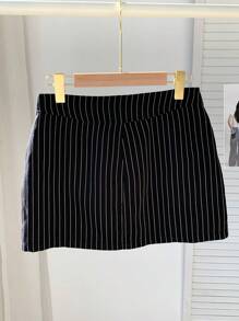 Comfortcana Váy ngắn sọc eo thấp đi chơi mùa hè - Đen và trắng - Xem 2