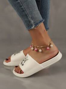 Fashionable Women's Plastic Slippers, Soft And Wear-Resistant, Cartoon Cute White Flat Bath Slippers, Perfect For Summer - White - View 2