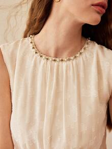 MOTF PREMIUM 假珍珠和鑽石細節擺裙綾緞連衣裙 - 杏色 - 查看 3