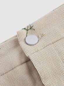 SHEIN MOD Shorts de pana con bordado de flores encantadoras para mujeres de talla grande con cintura alta