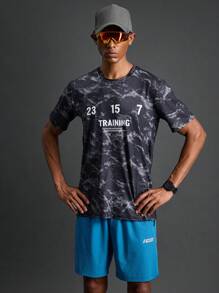 Manfinity Sport Polished Camiseta deportiva de cuello redondo de manga corta con estampado de teñido anudado en estilo de novio para hombres