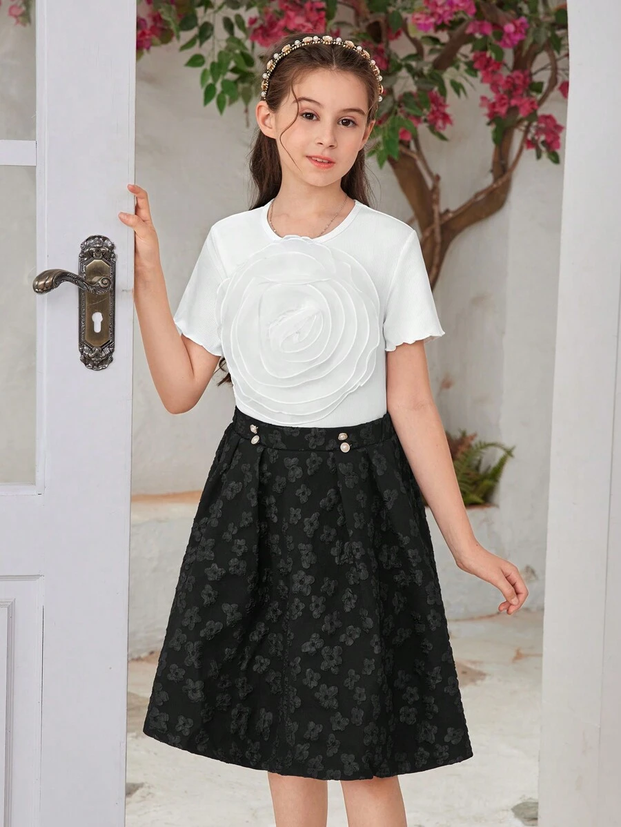 SHEIN Tween Girl's 2pcs Gorgeous And  Set: Oversized 3D White Flower T-Shirt & Black Jacquard Dress