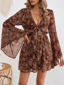 SHEIN VCAY Mono vestido tejido con estampado, cuello en V, lazo frontal y mangas de campana para mujeres, vestido casual para mujeres