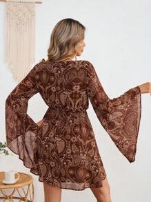SHEIN VCAY Mono vestido tejido con estampado, cuello en V, lazo frontal y mangas de campana para mujeres, vestido casual para mujeres