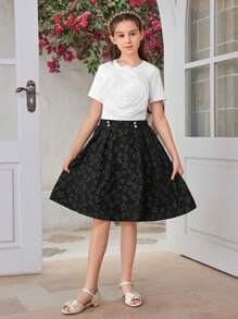 SHEIN Tween Girl's 2pcs Gorgeous And  Set: Oversized 3D White Flower T-Shirt & Black Jacquard Dress