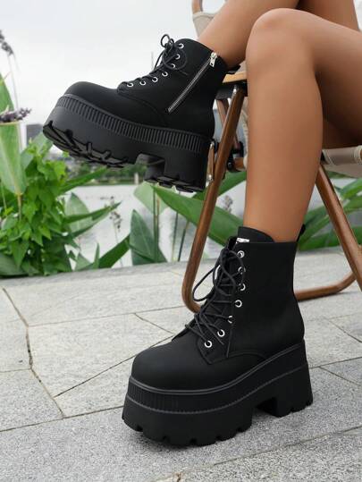 بوت الخريف/الشتاء بحجم كبير مع ربطة، كعب منصة وكعب مربع سميك للنساء، بوت موضة تتناسب مع السترة المشدودة، مثالية مع السراويل القصيرة، تتناسب مع السراويل الضيقة، بوت للنساء