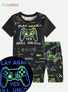 SHEIN Tween Boy nauwsluitende cartoon gameconsole Glow-in-the-Dark patroon T-shirt met korte mouwen en shorts homewear, zomer 2 stks / set