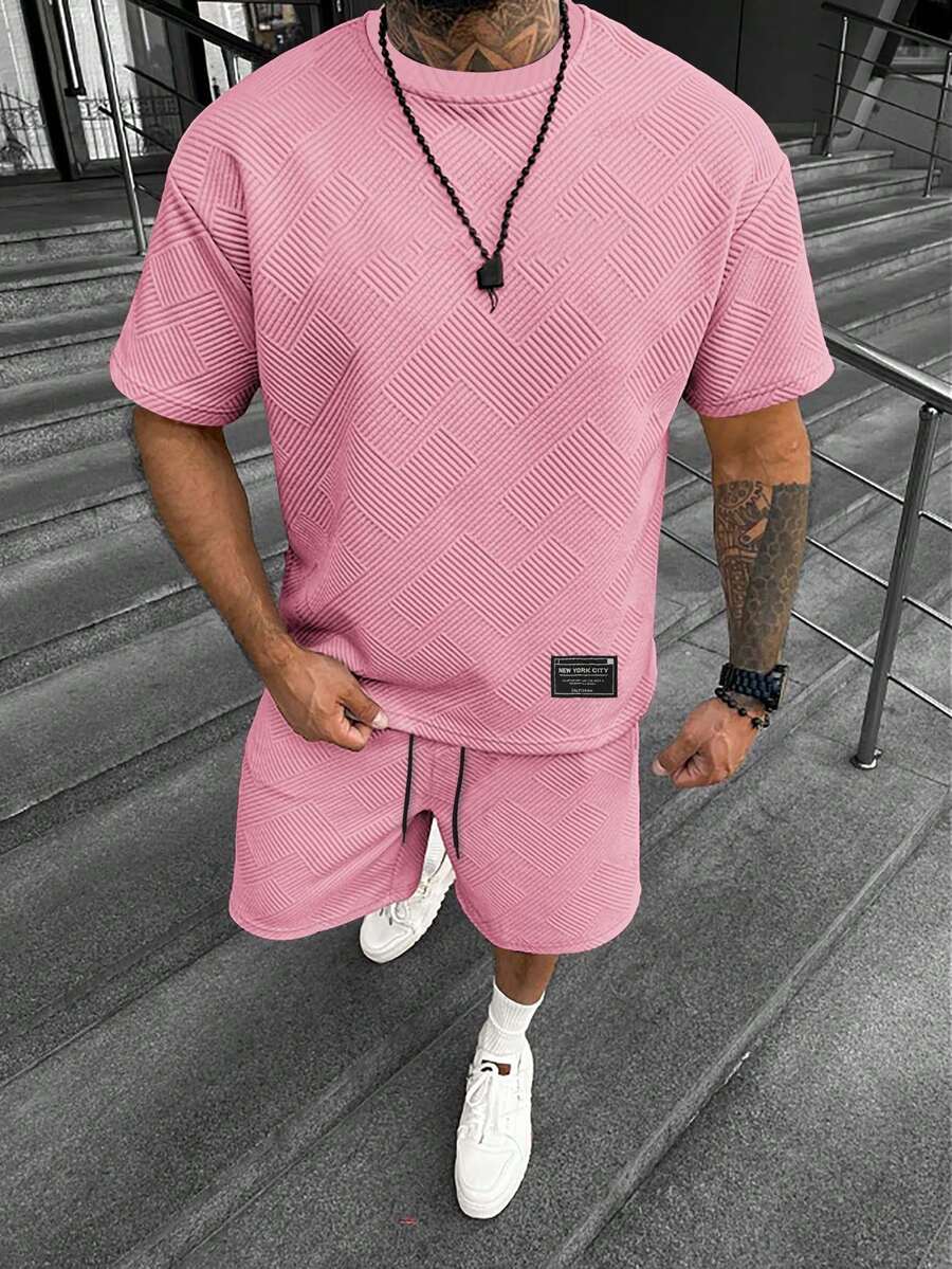 Manfinity Homme 男士夏季字母印花圓領短袖休閒T恤和束口短褲套裝 - 粉色 - 查看 1
